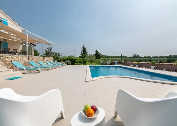 Tanga Villa *