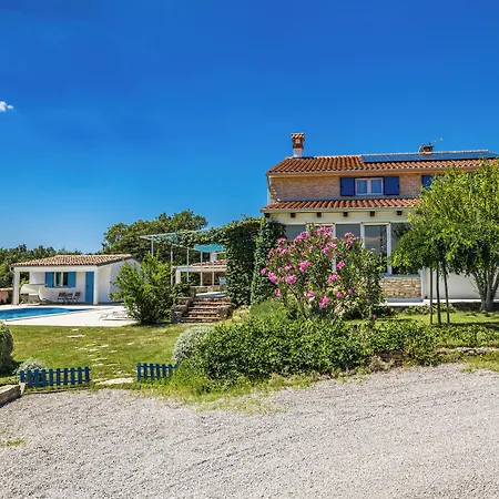 Tanga Villa
