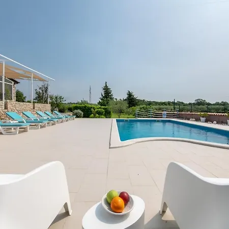 Tanga Villa *