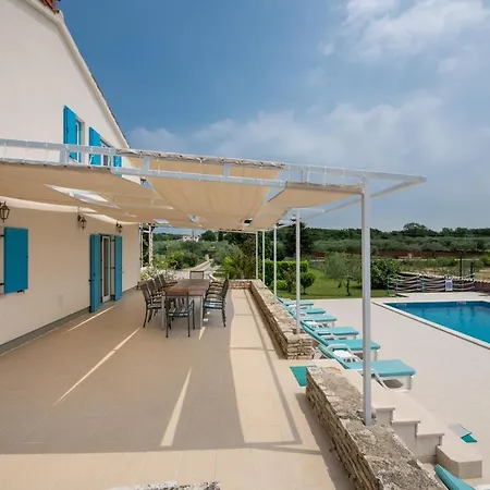 Tanga Villa