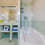 Tanga ヴィラ ロヴィニ